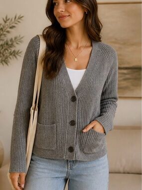 Women's GAP Gray Ribbed Cardigan Size Large - Classic Button Front